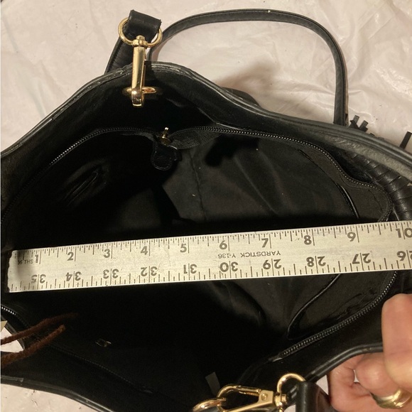 Vieta Fringed Shoulder Bag - Picture 8 of 8